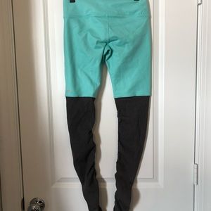 Alo Yoga Two-Tone Leggings